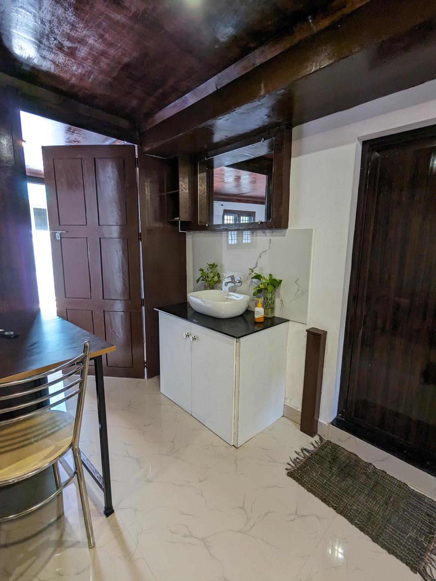 Budget Home Kochi Ngoại thất bức ảnh