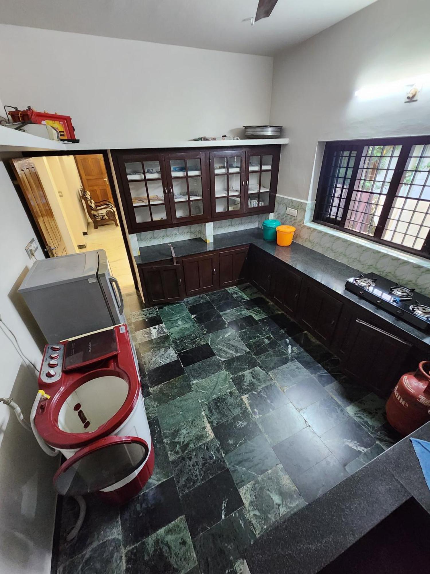Budget Home Kochi Ngoại thất bức ảnh