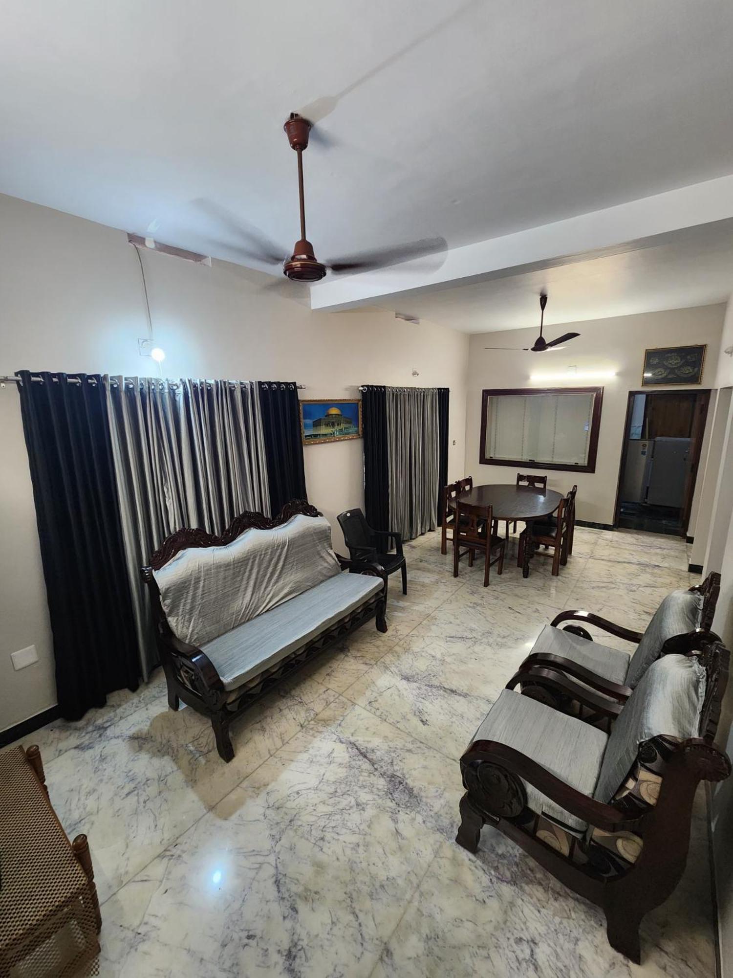 Budget Home Kochi Ngoại thất bức ảnh