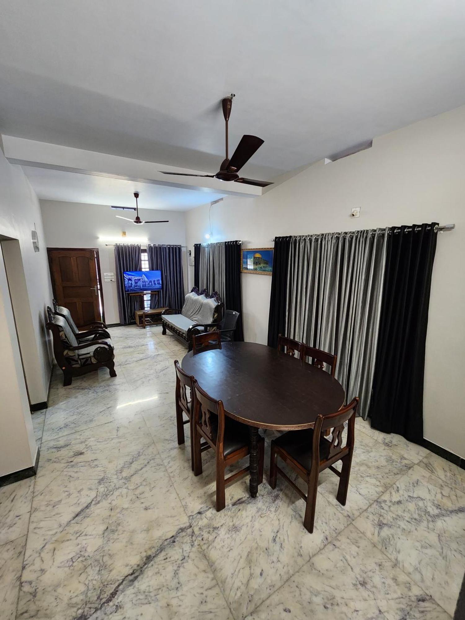 Budget Home Kochi Ngoại thất bức ảnh